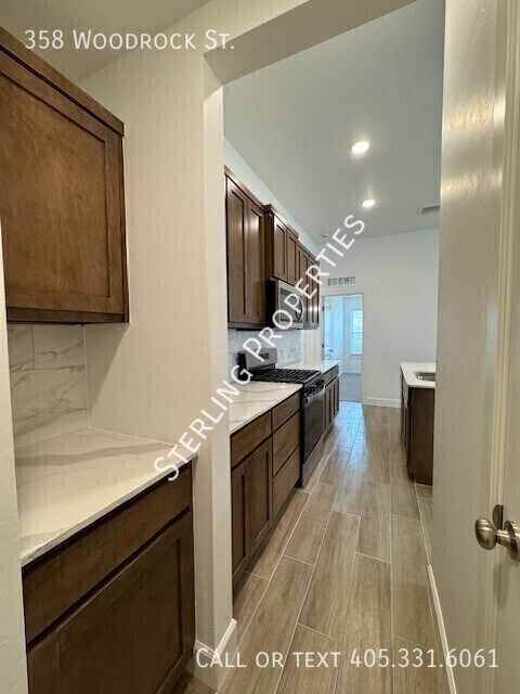 Building Photo - 358 Woodrock St