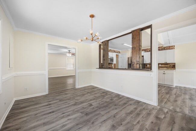Building Photo - 111 Forest View Dr