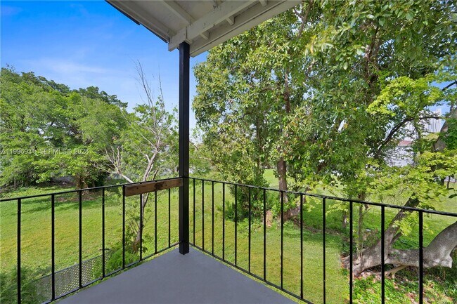 Building Photo - 109 NW 6th Ave