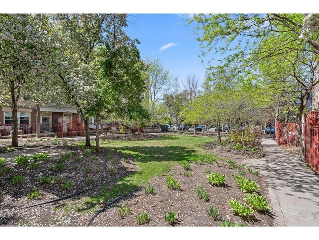 Building Photo - 675 N 1st St