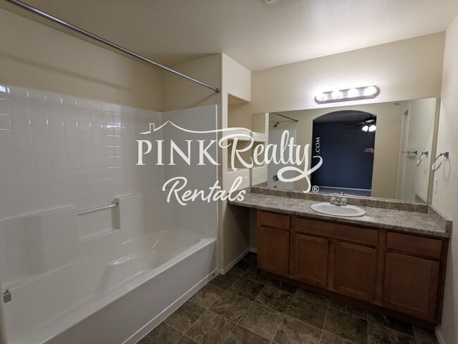 Building Photo - 4853 Pearl Kite View