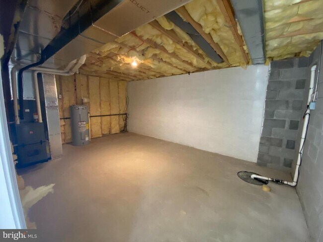 Building Photo - 21 Birch Dr