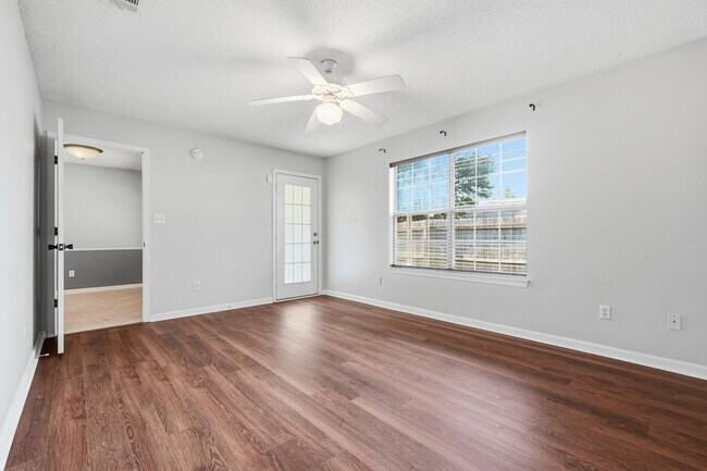 Building Photo - 955 Pacific Silver Ct