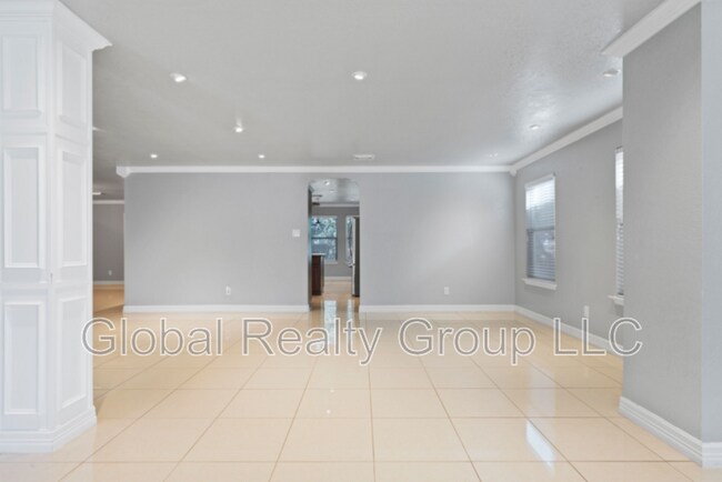 Building Photo - 11016 Forest Shower