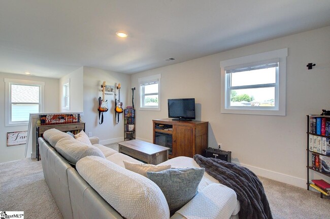 Building Photo - 542 Silverado Ave