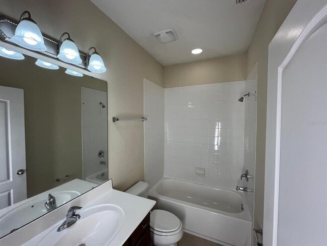 Building Photo - 8639 Via Trieste Dr