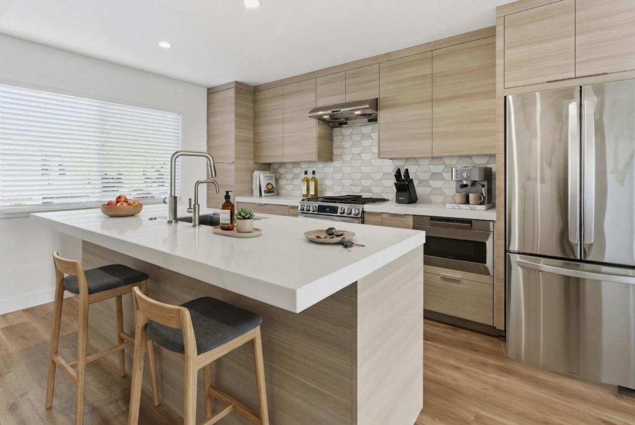 Building Photo - 112 Marina Ave