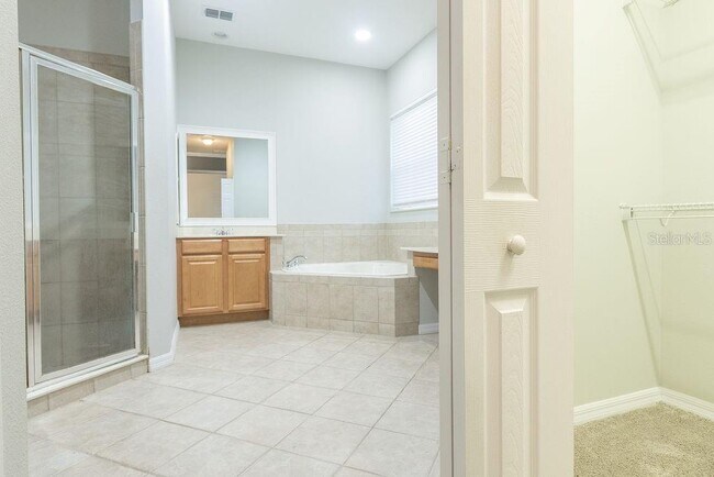Building Photo - 421 Holly Fern Trl
