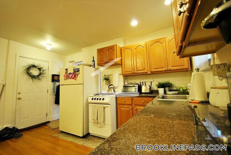 Building Photo - 214 Freeman St