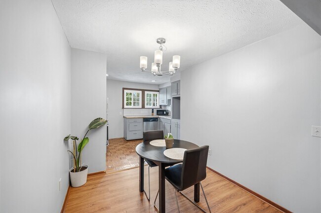 Building Photo - 3438 W 133rd St