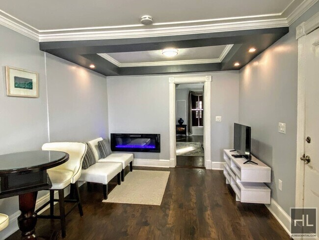 Building Photo - Short-Term Furnished 1 Bedroom In Bedford-...