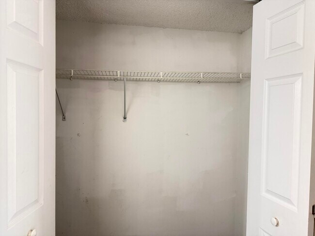 Building Photo - 921 Lyons Rd