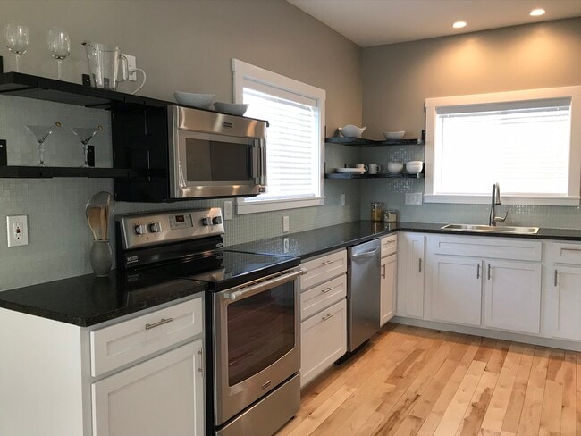 Building Photo - 1601 Niles Ave