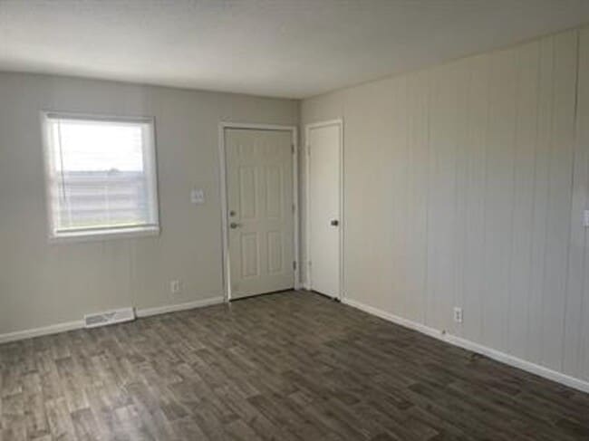 Building Photo - 3419 County Rd 1400 E