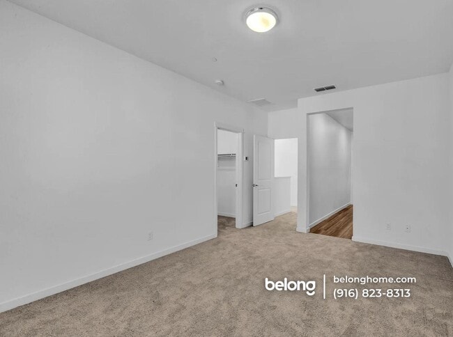 Building Photo - 305 Cinema St