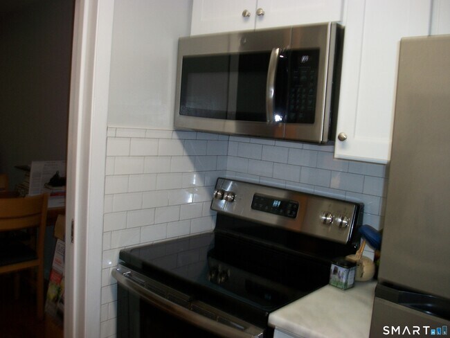 Building Photo - 95 Audubon St