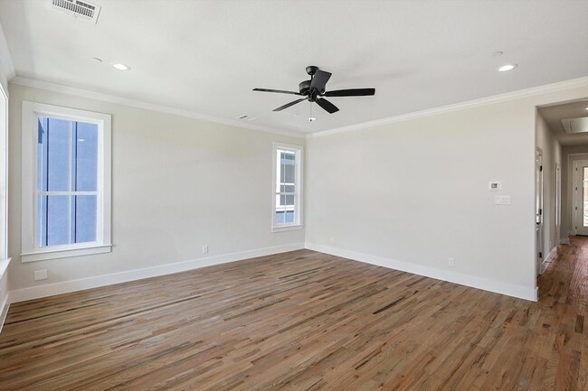 Building Photo - 510 Woodside Trl