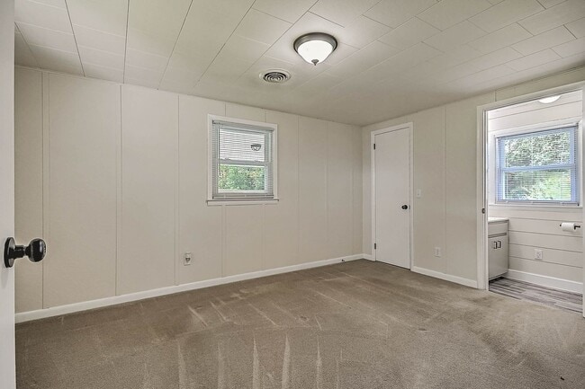 Building Photo - 135 Hixon Cir