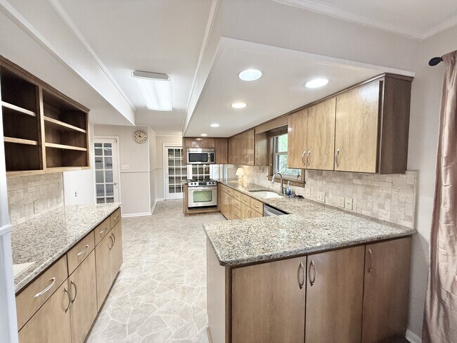 Building Photo - 102 Blueridge Pl