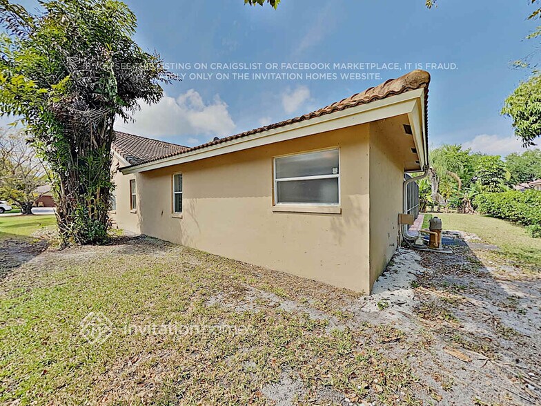 Building Photo - 10347 NW 50th Ct