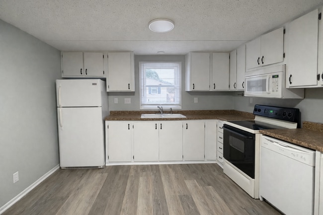 Building Photo - 30554 Cannon Dr