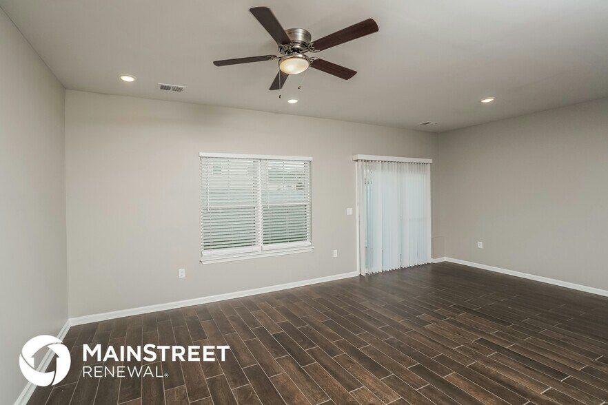 Building Photo - 2081 Paddle Wheel Dr