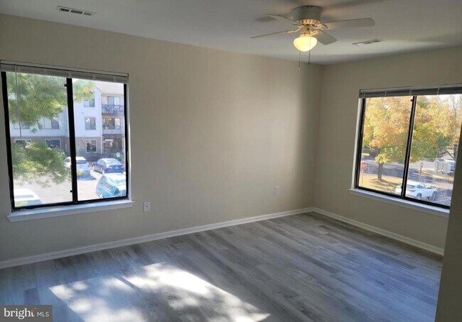 Building Photo - 9565 Battery Heights Blvd