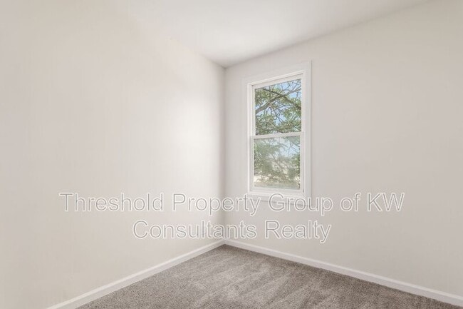 Building Photo - 865 Old Leonard Ave