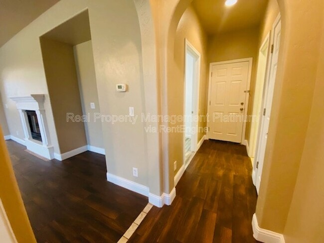 Building Photo - 1875 N Belvedere Ave