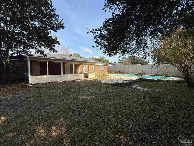 Building Photo - 6931 Falcon Dr