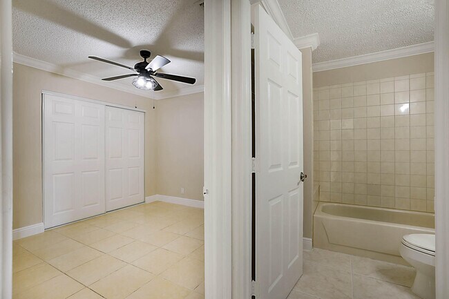 Building Photo - 505 Harbour Pointe Way