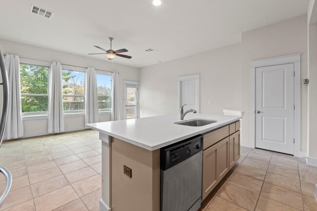 Building Photo - 13001 Hymeadow Dr