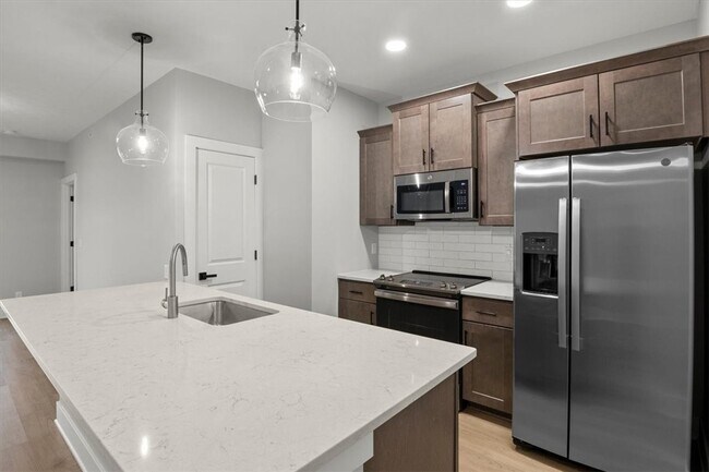 Building Photo - 1155 Marina Pkwy