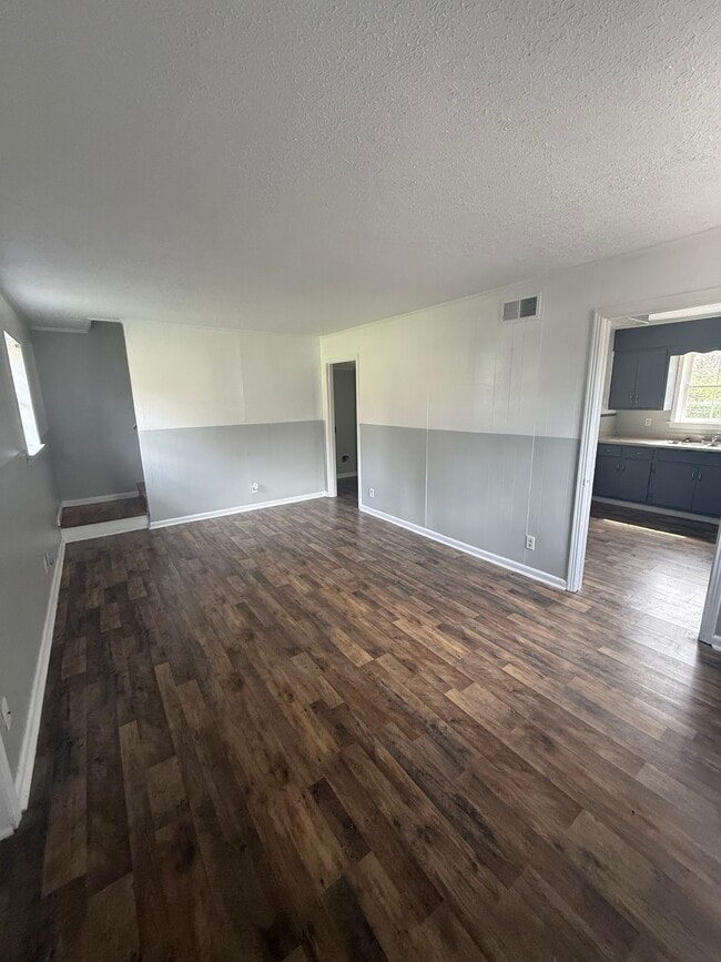 Building Photo - Clayton Dr Duplexes