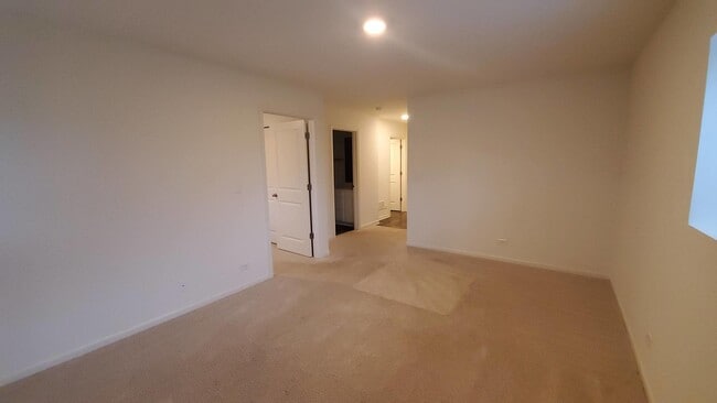 Building Photo - 192 Goldenrod Dr