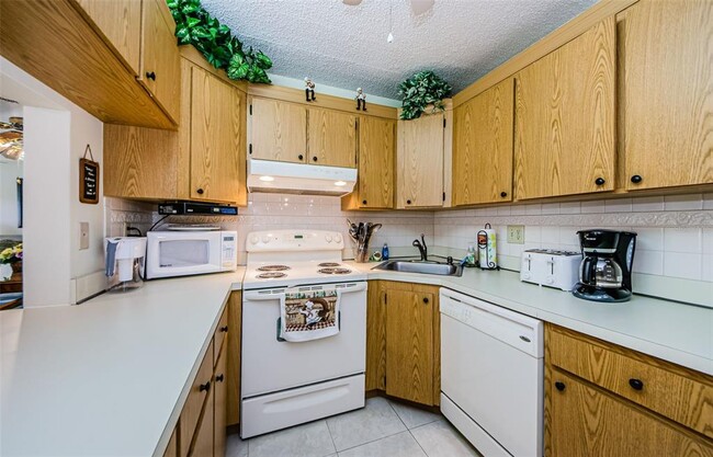 Building Photo - 1151 Pine Ridge Cir W