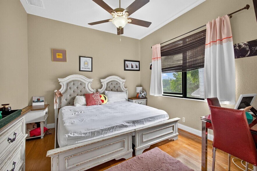 Building Photo - 3501 Collonade Dr