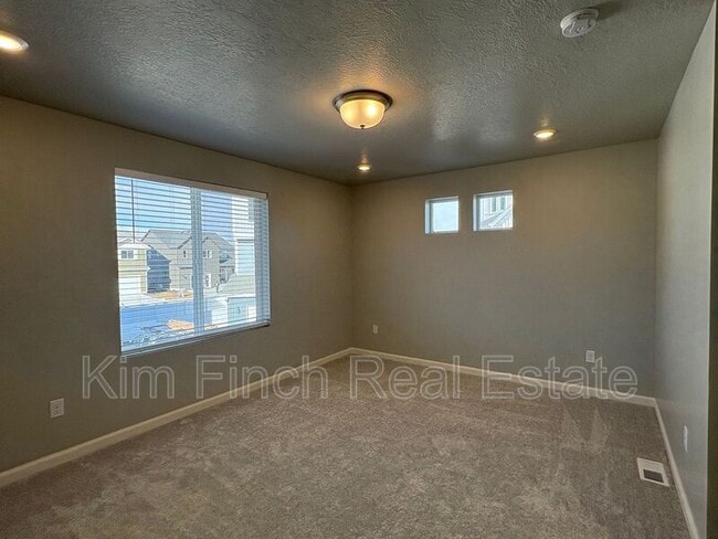 Building Photo - 56 E Portico Ln
