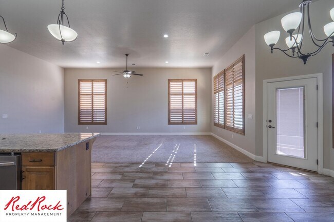 Building Photo - Pet-Friendly 3 Bedroom Home In A Great Neighborhood