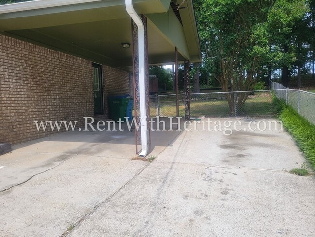 Building Photo - WOW! FANTASTIC RANCH TOTALLY UPDATED - LIKE BRAND NEW WITH ALL THE UPGRADES / ATTENTION TO DETAIL...