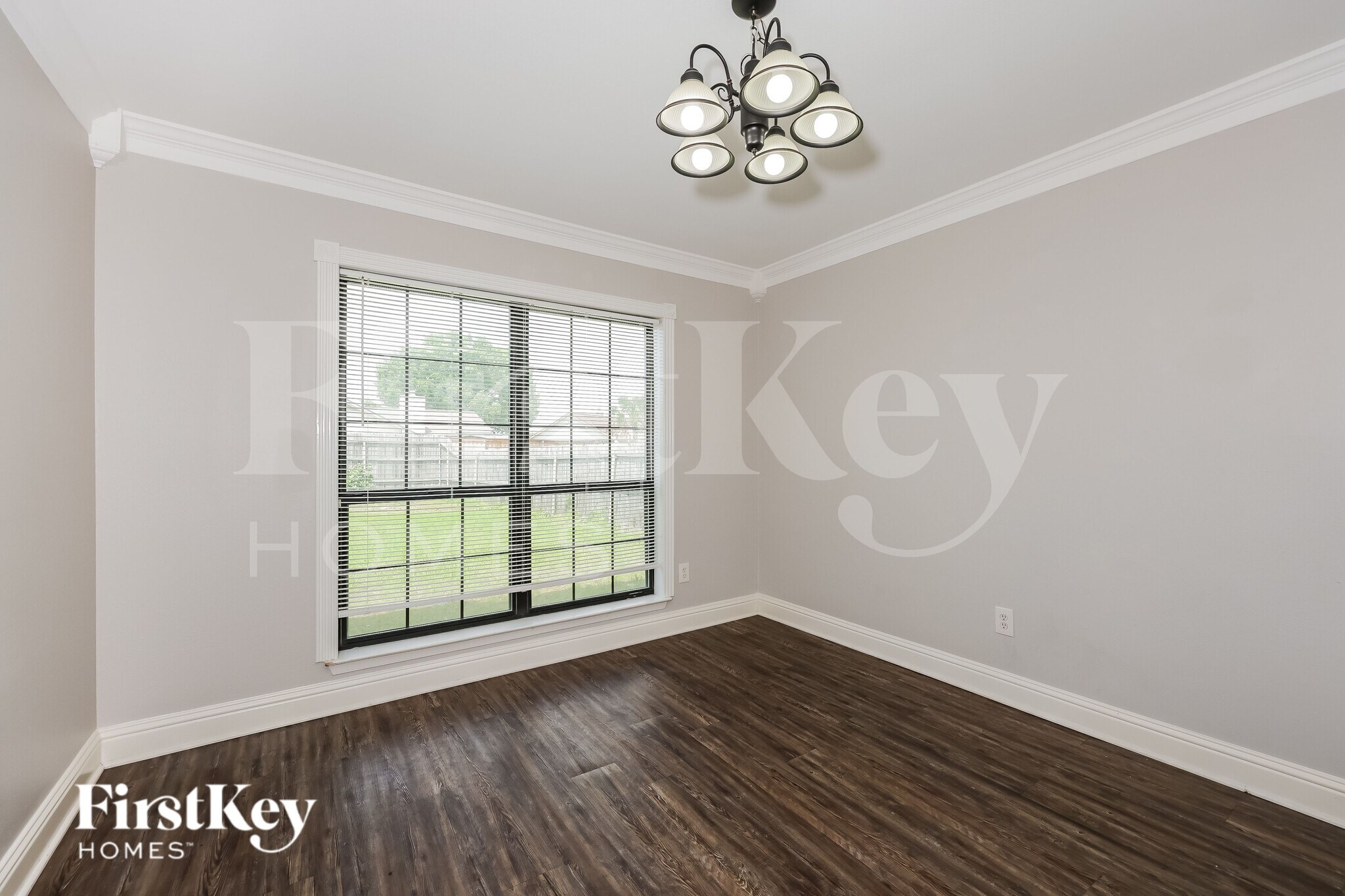 Building Photo - 213 Ripplewood Dr