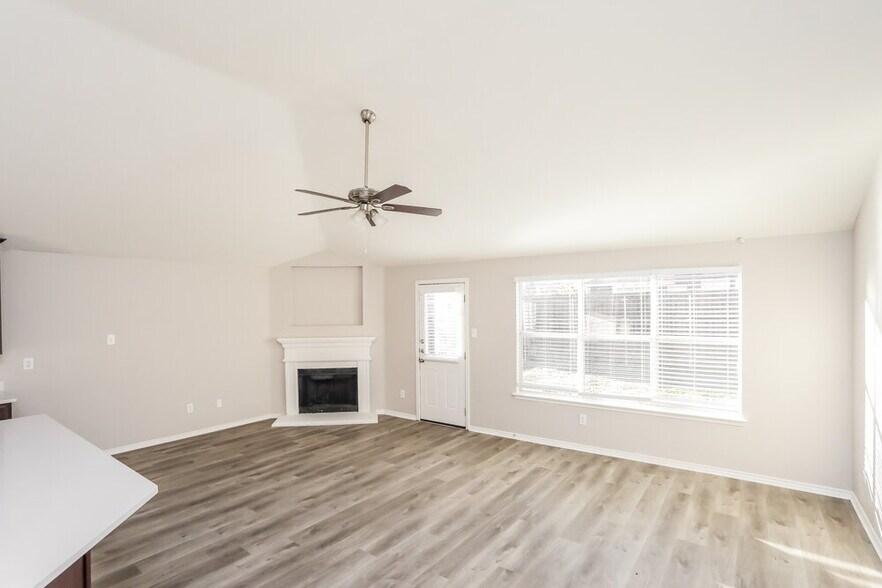 Building Photo - 525 Skelton St