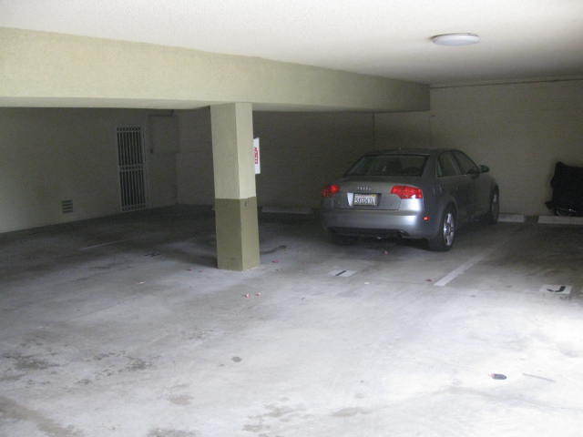 Building Photo - Delightful One Bedroom Condo in Pacific Beach
