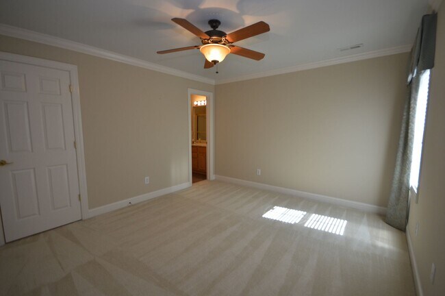 Building Photo - 114 Prestonian Pl