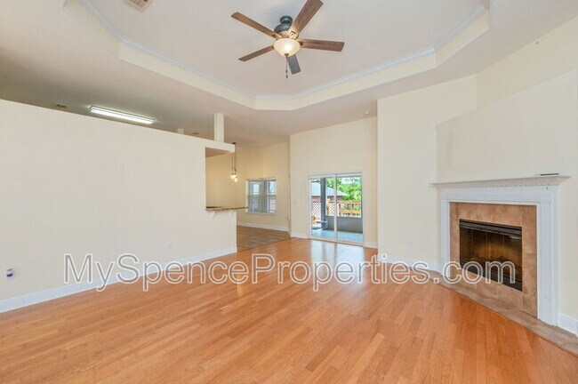 Building Photo - 618 Territory Ln