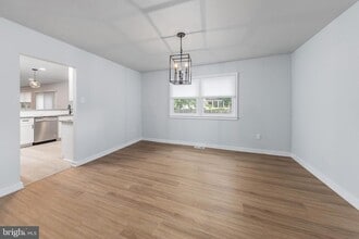 Building Photo - 115 Greenvale Ct