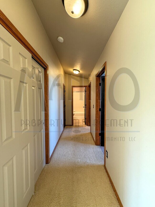Building Photo - Sprawling Mead Home