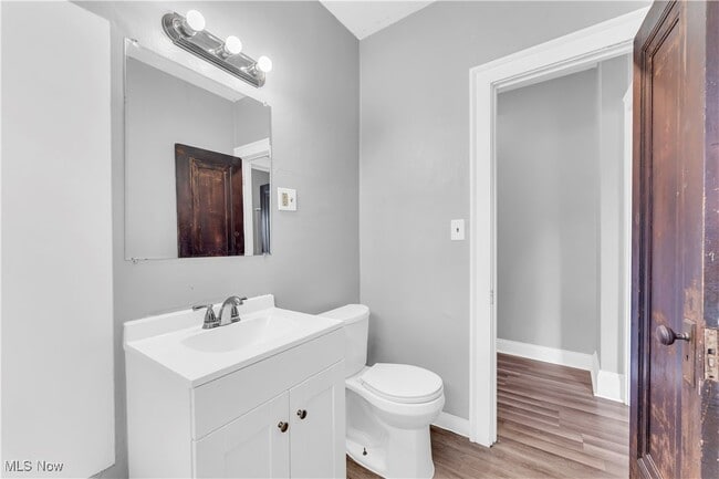 Building Photo - 3274 W 130th St