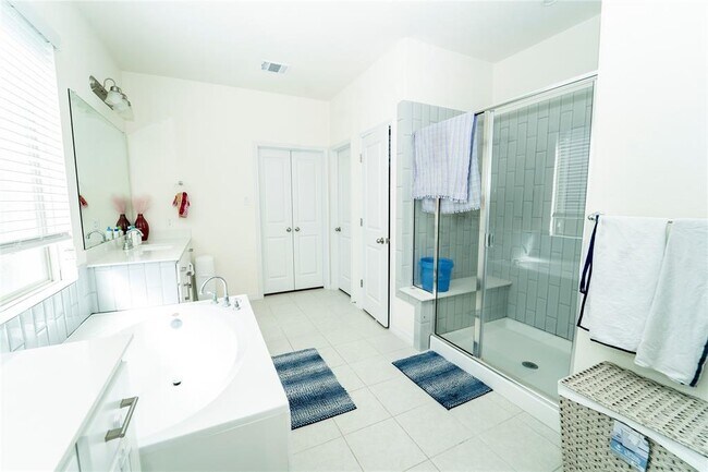 Building Photo - 20813 Carries Ranch Rd