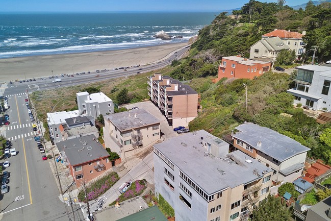 Building Photo - Surfside Ii